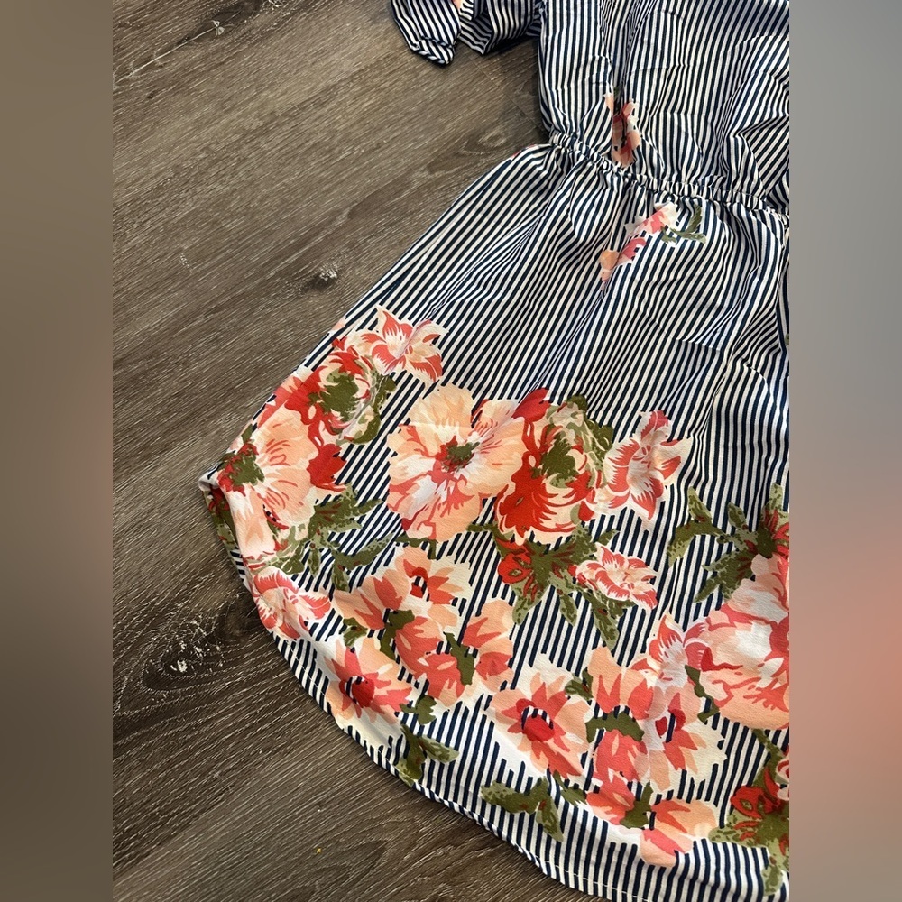 NWOT striped floral blouse - Picture 5 of 6